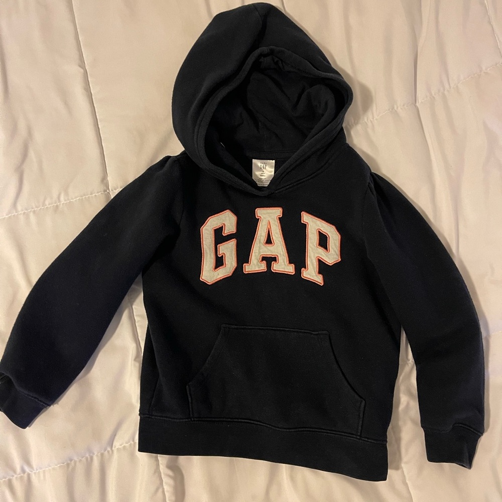 Gap hoodie 

Navy blue